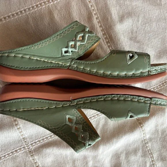 Sage Green Embroidered Comfort Slide Sandals - Size 39 (US 8-8.5) - Picture 3 of 3